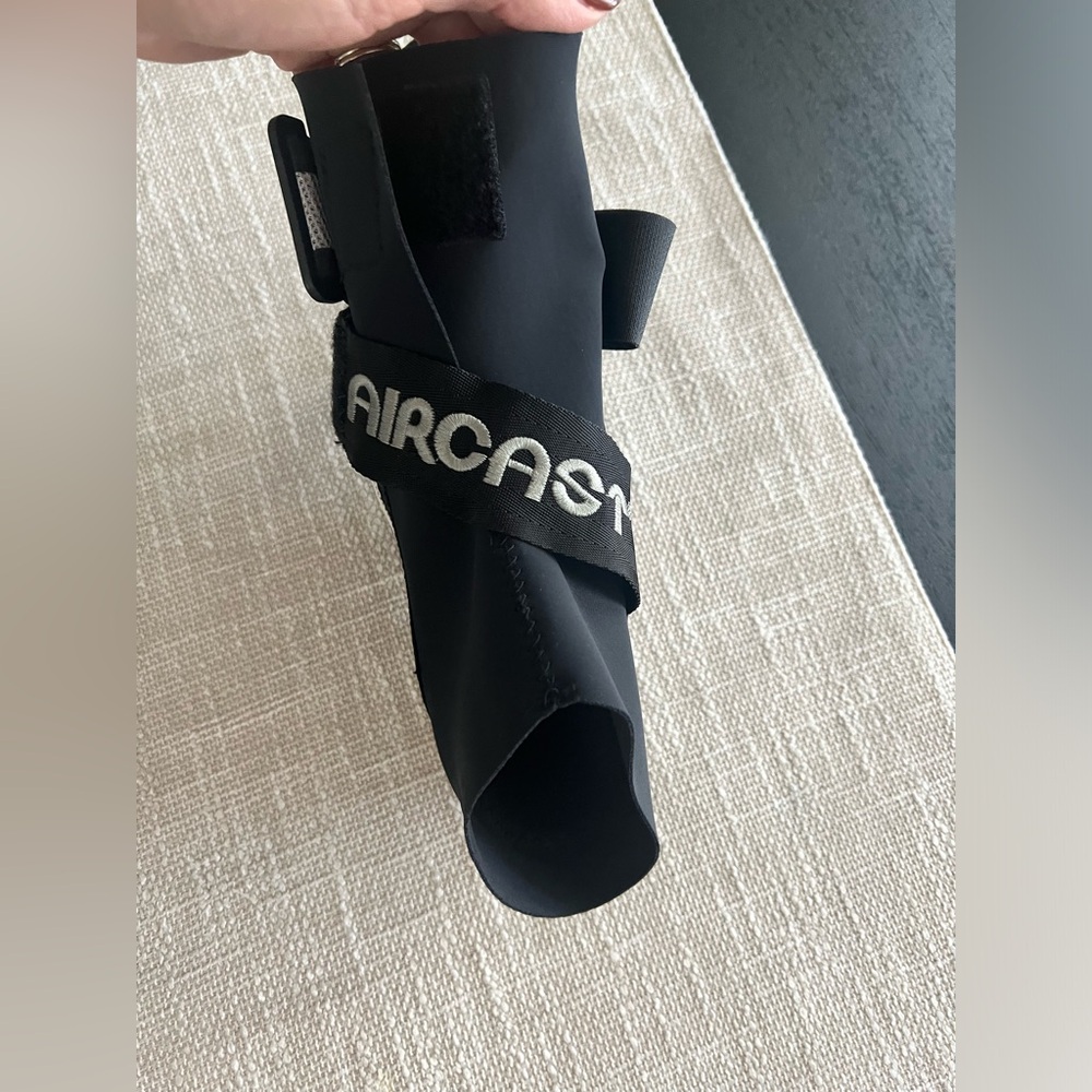 AirCast ankle support: Large/Left